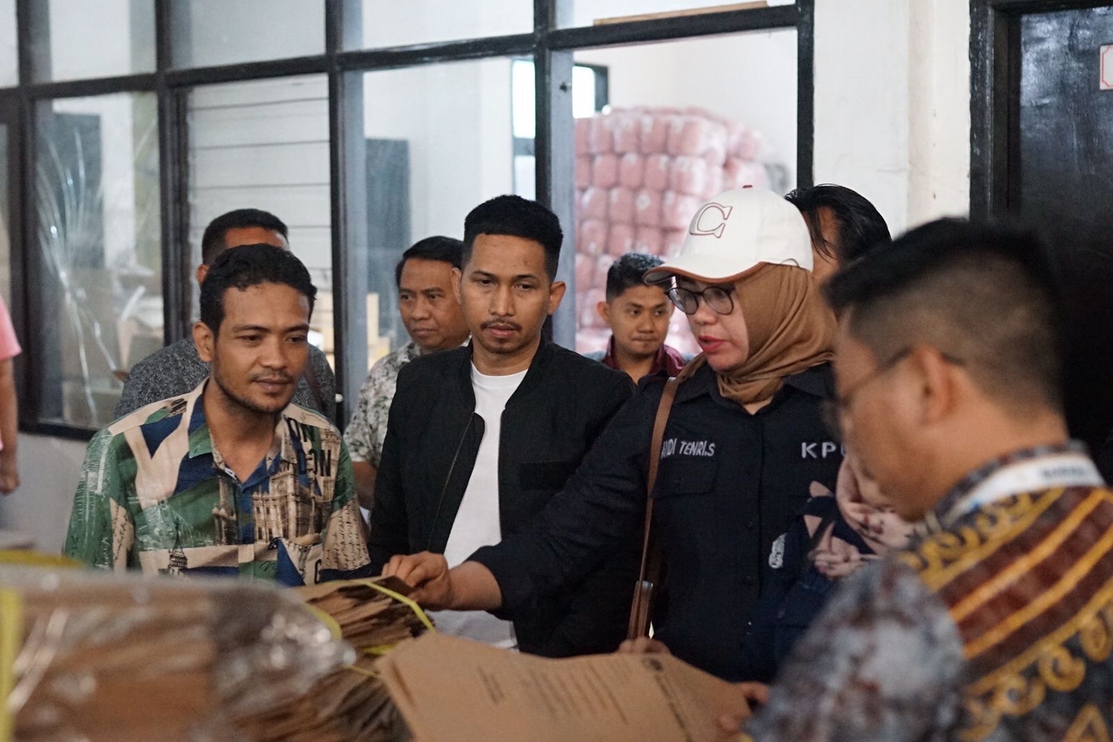 Bawaslu dan Gakkumdu Kalsel Kawal Langsung Progres Cetak dan Distribusi Sampul serta Formulir A4