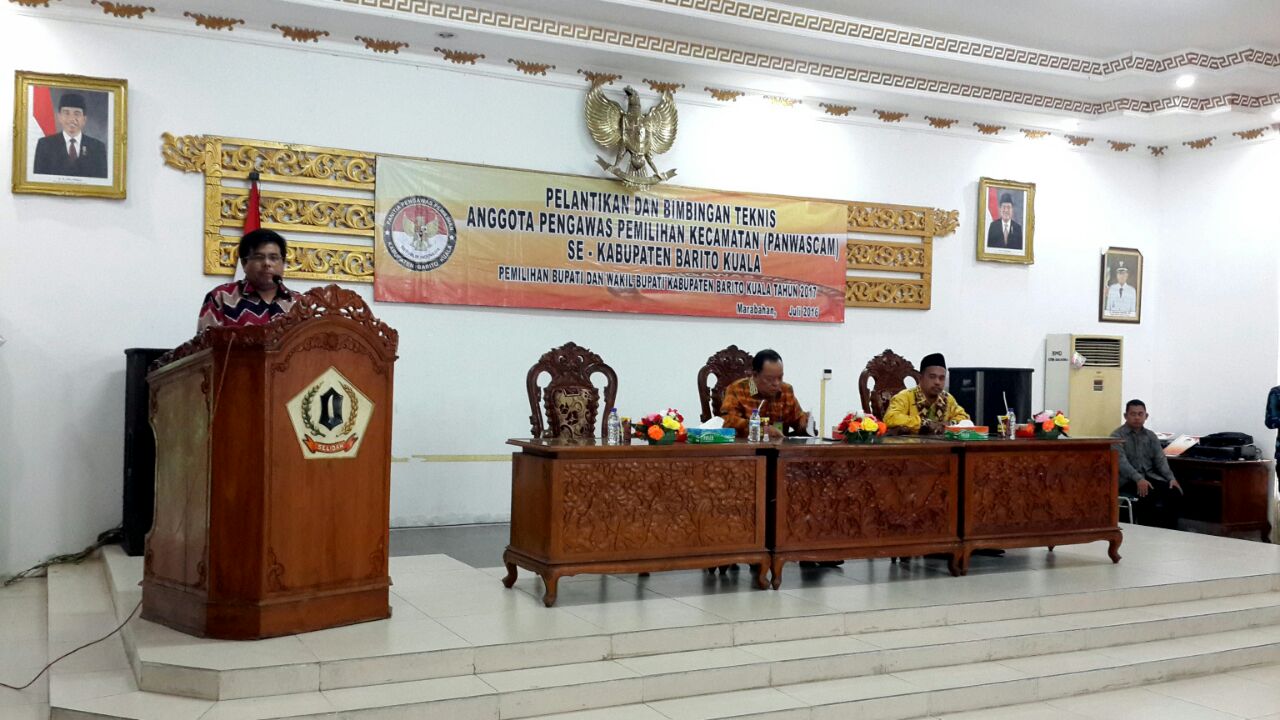 Pimpinan Bawaslu Kalimantan Selatan Beri Bimtek Pada Panwascam se-Kabupaten Batola