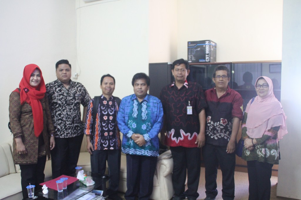 BAWASLU PROVINSI KALIMANTAN SELATAN DUDUK BERSAMA PEMERINTAH KABUPATEN BARITO KUALA BAHAS FINALISASI ANGGARAN