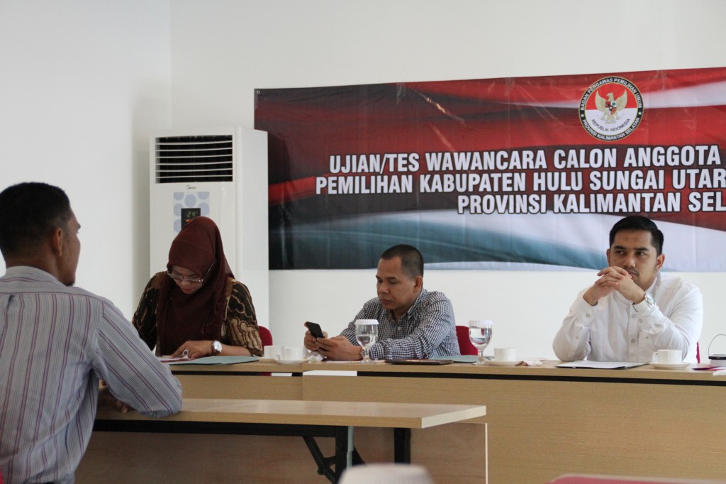 TIM SELEKSI JARING ENAM BESAR MELALUI TES WAWANCARA