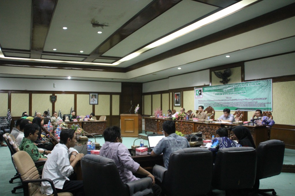 KETUA BAWASLU MENJADI PEMBICARA PADA KAHMI FORUM MELURUSKAN HAJATAN DEMOKRASI DALAM REVISI UU PILKADA