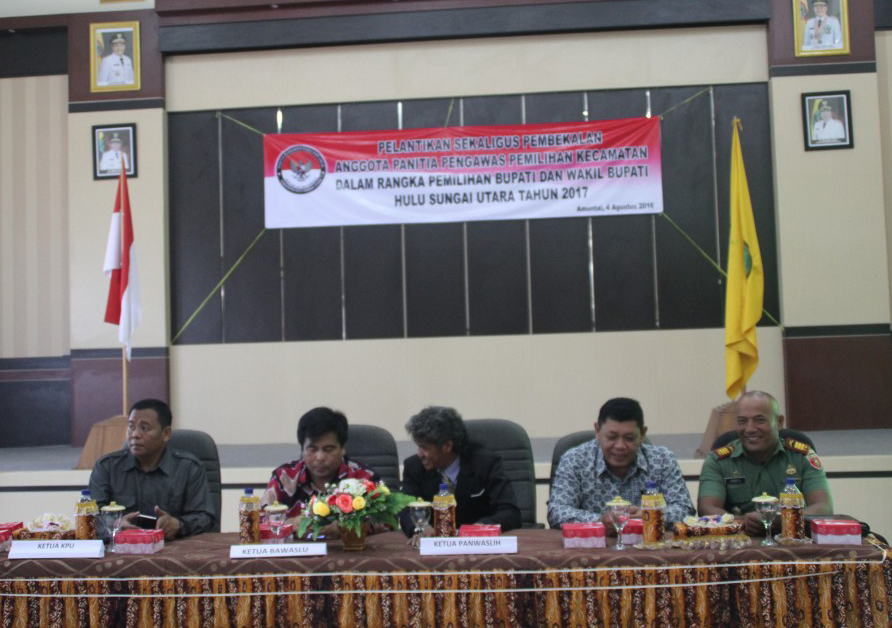 Pelantikan dan Pembekalan Panwascam Se- Kabupaten Hulu Sungai Utara