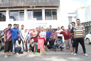 KERJABAKTI DI LINGKUNGAN BAWASLU PROV. KALSEL