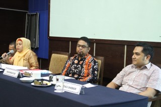 SOSIALISASI PENGEMBANGAN PENGAWASAN PARTISIPATIF PEMILIHAN GUBERNUR/WAKIL GUBERNUR, BUPATI/WAKIL BUPATI DAN WALIKOTA/WAKIL WALIKOTA