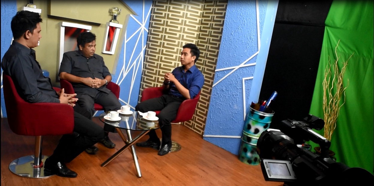 MENGAWAL PILKADA MELALUI APLIKASI HAWAS