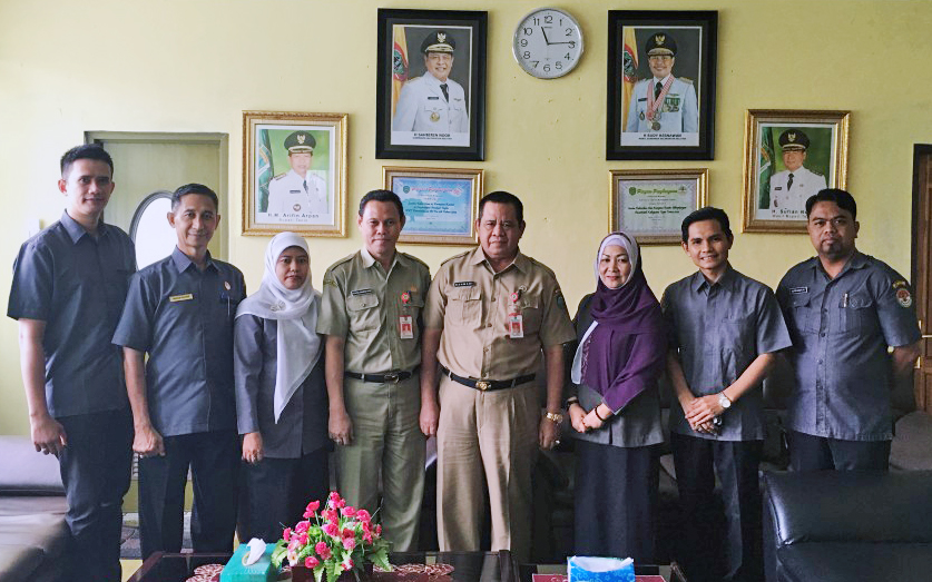 BAWASLU PROVINSI KALSEL MENYERAHKAN RKB KE KABUPATEN TAPIN