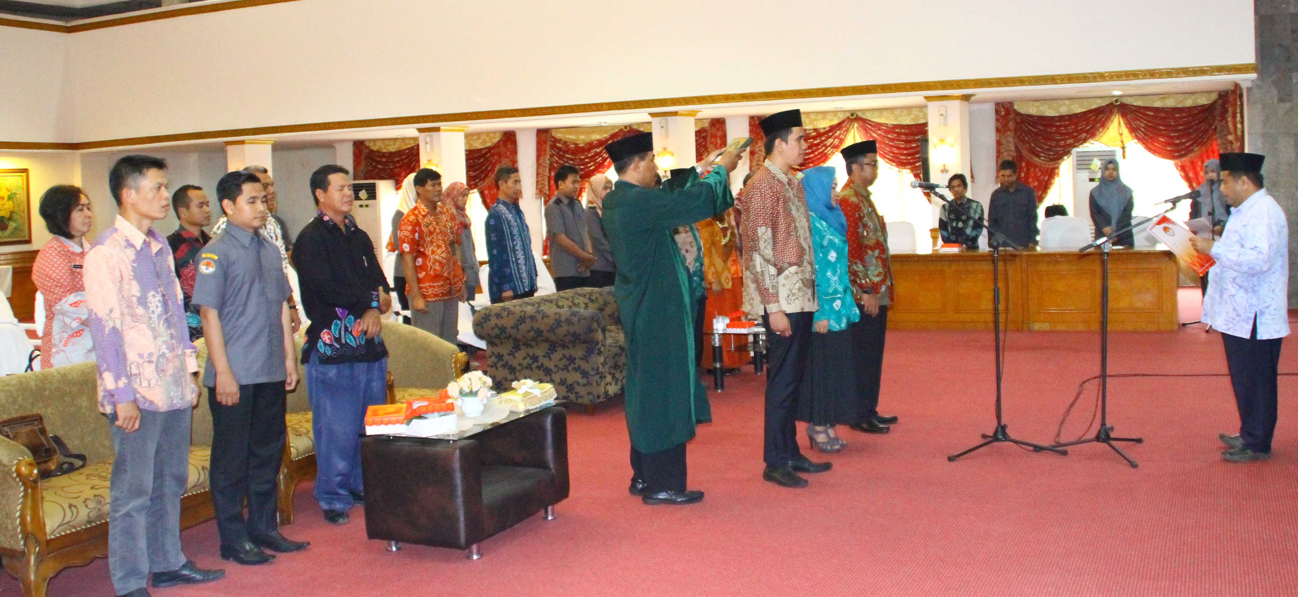 PELANTIKAN PEJABAT ESELON IV DI LINGKUNGAN BAWASLU PROV KALSEL