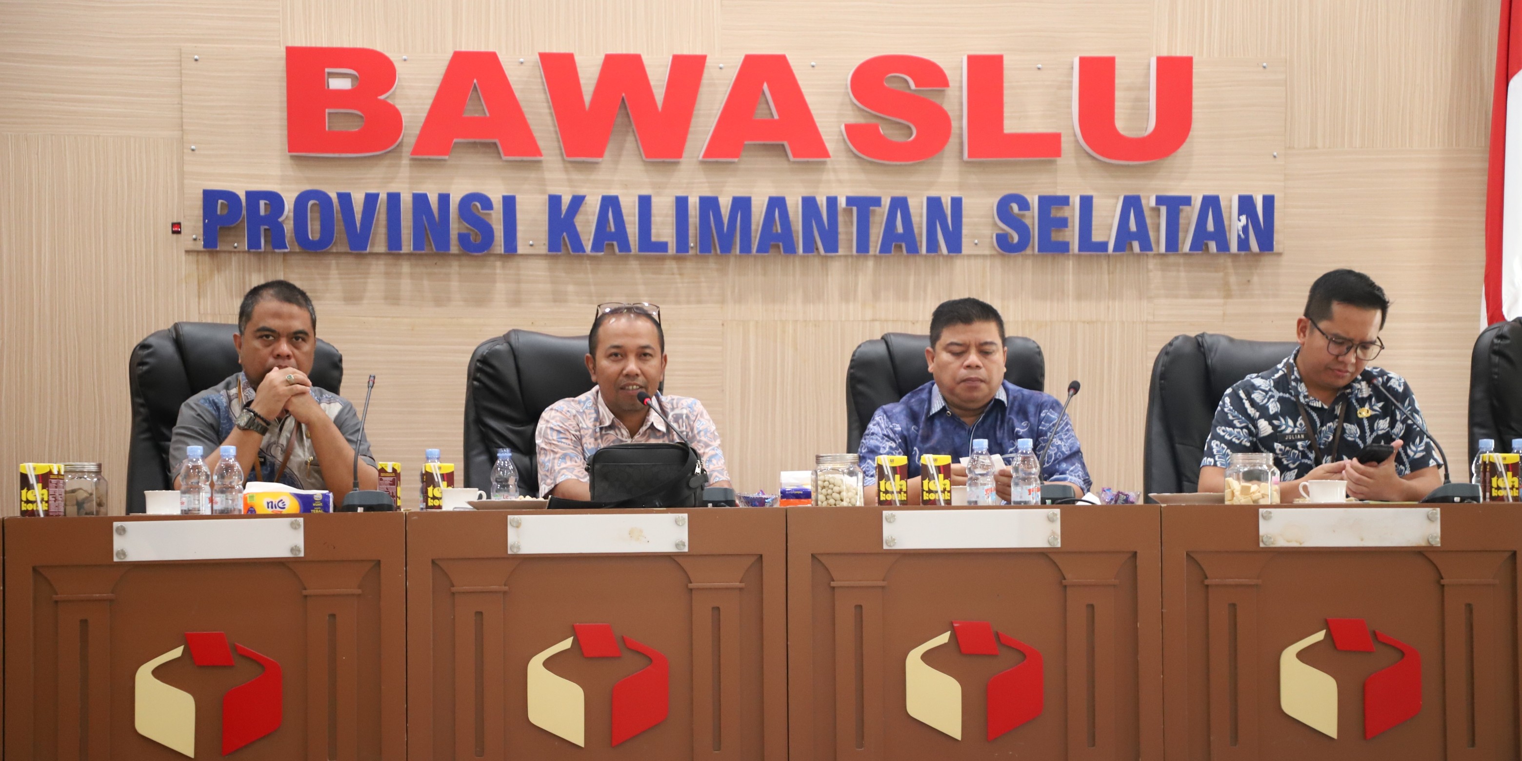 rapat awal tahun 2026 bawaslu kalsel bersama bawaslu kabkota