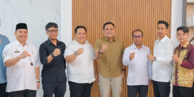 Pimpinan Bawaslu Kalsel Foto Bersama Kabinda Kalsel