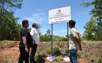 Kunker di Kalsel, Anggota Bawaslu RI Herwyn JH Malonda Tinjau Lahan Kantor Bawaslu Kalsel di Banjarbaru
