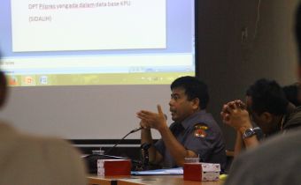 BAWASLU DAN KPU MERAPATKAN BARISAN