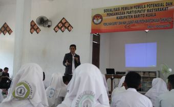 BAWASLU KALSEL AJAK PEMILIH PEMULA UNTUK TOLAK MONEY POLITIK