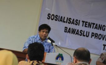 PIMPINAN DAN SEKRETARIAT BAWASLU KALSEL DI TES URINE