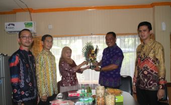 BAWASLU PROVINSI BALI MENIMBA ILMU DI BAWASLU PROVINSI KALIMANTAN SELATAN