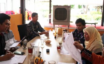 BAWASLU Gelar Rapat Finalisasi Penerima Malam Penganugerahan BAWASLU KALSEL AWARD Tahun 2016