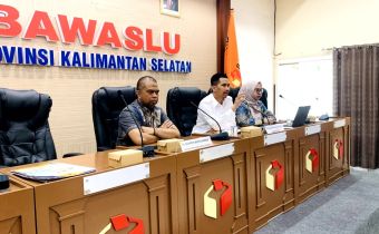 Bawaslu Kalsel dan Jajaran Targetkan Monev KIP 2024 Lebih Baik