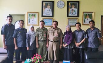 BAWASLU PROVINSI KALSEL MENYERAHKAN RKB KE KABUPATEN TAPIN