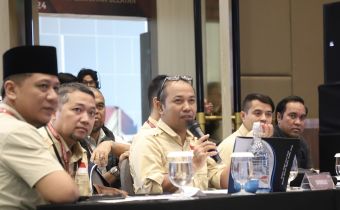 Pleno Terbuka Rekap Hasil Pilkada Gubernur , Bawaslu Kalsel Beberkan Hasil Pengawasan