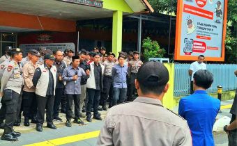 Aksi Mahasiswa di Kantor Bawaslu, Ketua Bawaslu Kalsel ; Mari Kita Sama-sama Kawal Demokrasi