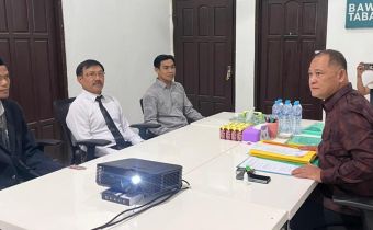 Anggota Bawaslu RI, Totok temui Peserta yang akan mengikuti verifikasi Calon PAW Bawaslu Tabalong