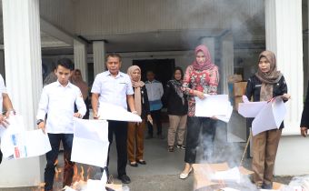 KPU Bawaslu disaksikan perwakilan Gakkumdu Kalsel musnahkan surat suara pemilu dan pemilihan 2024